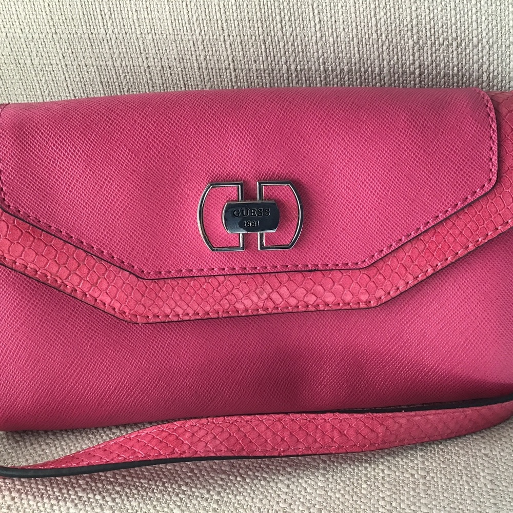 Guess purse/wallet